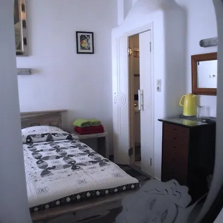Zorzis Guest house 3*